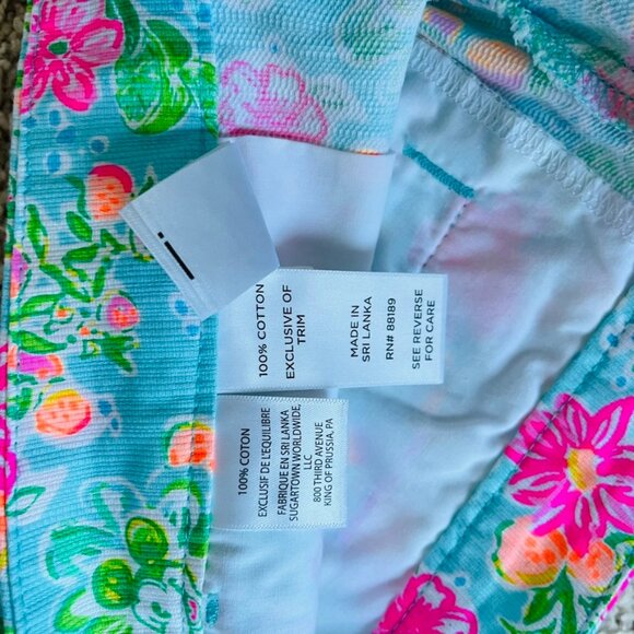 Lilly Pulitzer x Disney Buttercup Short in Lilly Loves Disney, Size 10 - Picture 4 of 5